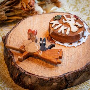 ジブリ美術館オリジナル 木製プローチ パンリース魔女とチョコレートケーキセット 木製