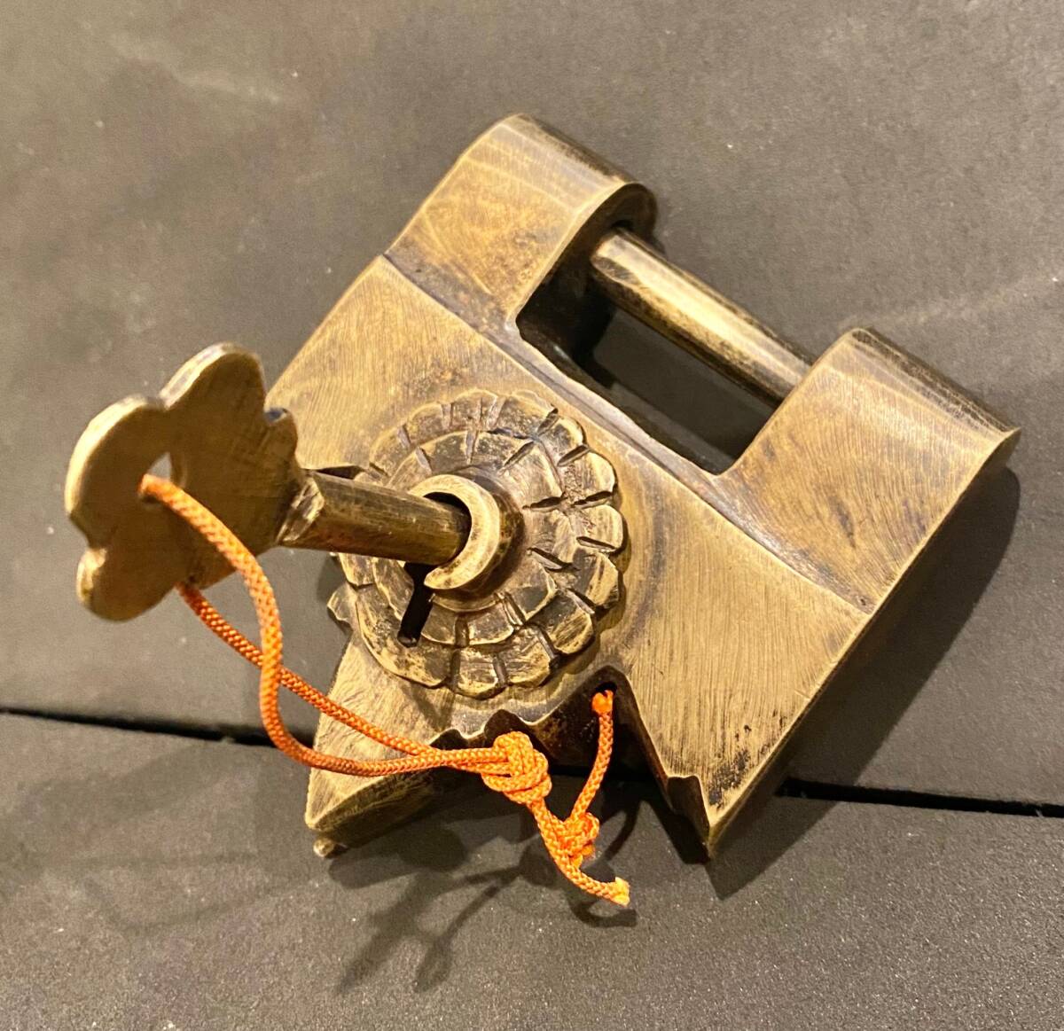 Yahoo!オークション -「南京錠 鍵」(金属工芸) (工芸品)の落札 Yahoo!オークション -「南京錠 鍵」(金属工芸) (工芸品)の落札