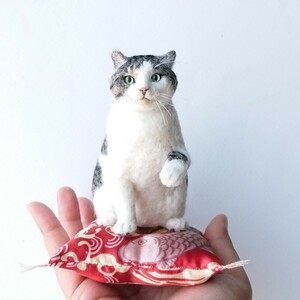 Art hand Auction قطة صوف ملبدة قطتي (جاسو) مع وسادة صغيرة صناعة يدوية, لعبة, لعبة, لعبة محشوة, شعر الصوف