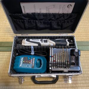 動作確認済 makita マキタ 電動工具 充電式 ペンインパクトドライバ TD021DS TD021DSW 7.2V 充電器 リチウムイオン 電池 付き 売り切り