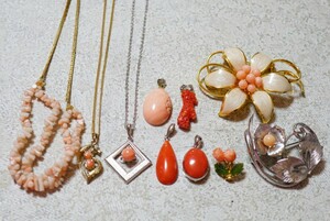 B204 1 pcs .. red .. pendant necklace brooch Vintage accessory large amount together . summarize set sale coral coral 