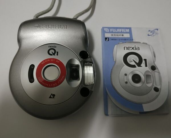 FUJIFILM nexia Q1 APSフィルムカメラ