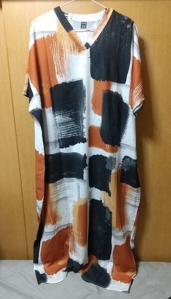 新品 Vネック ロング ワンピース SHEIN シーイン オレンジ ブラック ホワイト