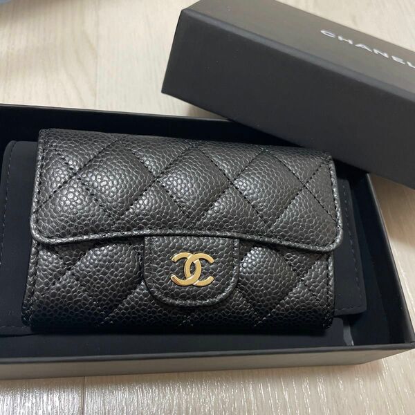 新品未使用　CHANEL シャネル　キャビアスキン　カードケース　フラップ　 財布 ココマーク