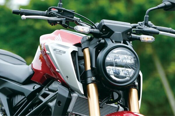 ホンダ CB125R CB250R 等に 5.75インチ ヘッドライト バイク 用 保護 黄ばみ防止 フィルム