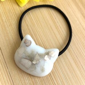 ヨーグルト風な猫ちゃんヘアゴム