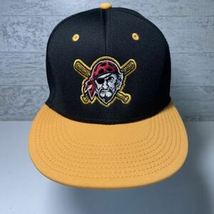 Pittsburgh Pirates The Game Fitted Black Gold Hat Size ADULT Medium 海外 即決