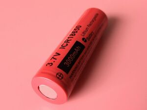 保護回路付き18650充電バッテリー 3000mAh フラットタイプ