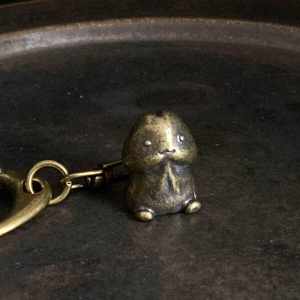 109 真鍮 キーホルダー キノコ きのこ ビンテージ 風水 金運 開運 レトロ アンティーク 真鍮製 チャーム アクセサリー パーツ ハンドメイド