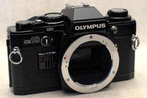 OLYMPUS オリンパス 昔の高級一眼レフカメラ OM-10（黒）ボディ 希少な作動品