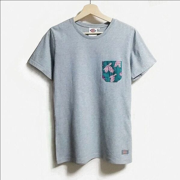 Dickies ディキーズ 異素材 鳩柄ポケット ピンク×グリーン ワンポイント ロゴ Tシャツ 半袖 杏グレー グレー M