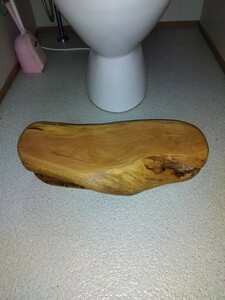 トイレ便利グッズ　天然木便通改善踏み台（桑、くわ材）　有ったら便利かと造ってみました!　画像の通りです。その他アイデア次第で！！
