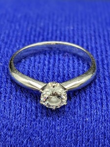【萬】Pt900刻印　立爪　一粒ダイヤモンドリング　0.4ct　プラチナ　ダイヤ　指輪　8.5号　重量約2.9g　