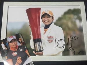 LPGA イボミ 直筆サイン&イボミ書き込み入りYOKOHAMA PRGR LADES CUP 優勝 A4生写真 フレーム入り(生写真付き)