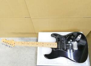 【ジャンク扱い】ギター③　ストラトキャスター　ブラック　日本製　Squier by Fender　M020980　エレキギター　ケース無し　J　S303