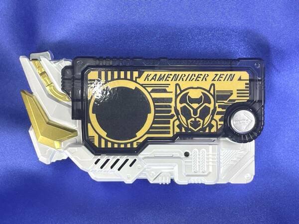 仮面ライダーゼイン　ゼインプログライズキー風塗装品