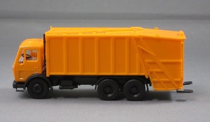 1/87 Herpa MB Garbage Truck