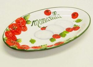 イタリア製 輸入雑貨 ディナープレート 皿 トマト モッツェレラチーズ リビングスタジオ 直輸入 パスタ 盛皿 楕円 バッサーノ P2-5630MP