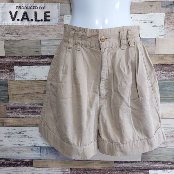 【V.A.L.E】 ハーフパンツ ベージュ ショートパンツ ツータック