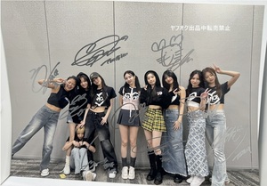 TWICE* all member with autograph *A4 size photograph ①