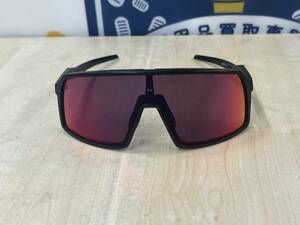 [s3379]OAKLEY Oacley солнцезащитные очки SUTRO OO9406A-0637 б/у текущее состояние товар * прекрасный товар *