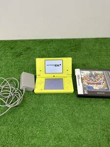 【s3393】美品　Nintendo DSi twl-001ニンテンドー 黄色　ソフト5枚、ケース付き