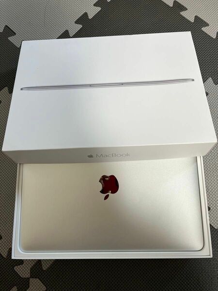 MacBook 12、2015モデル、500GB SSD、箱付