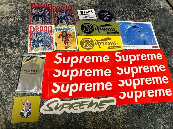 supreme WTAPS ステッカー