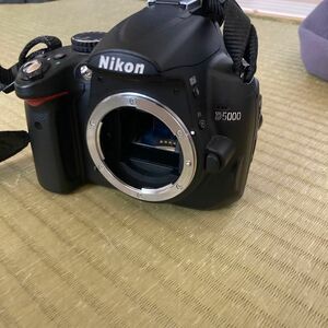Nikon 一眼レフ　D5000 ジャンク品
