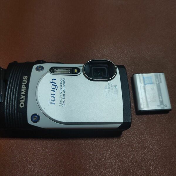 OLYMPUS STYLUS　TG-850　ジャンク品