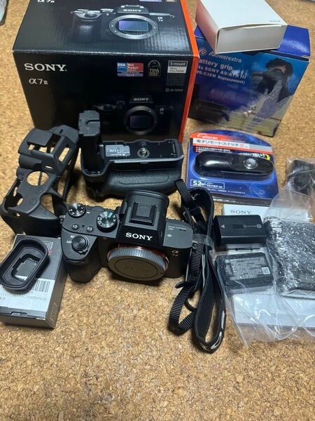 送料込み美品旅行やアウトドアキャンプSONYILCE-7M3α7III付属品