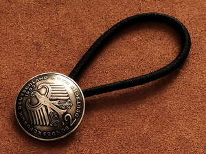 ドイツ 2マルク 鷲 25mm コンチョ ヘアゴム ブレスレット ：ビンテージ 古銭 アンクレット メンズ レディース ヘアアクセ 西ドイツ ナチス