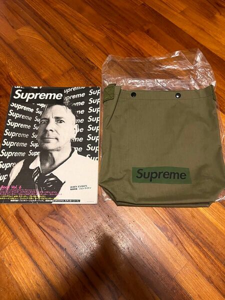 supreme ムック本VOL.6 2010ステッカーと付録あり 全てあります ショルダーバッグ