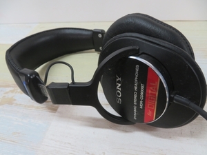 **SONY MDR-CD900ST headphone Sony air-tigh type Studio monitor headphone with defect USED 95354**!!