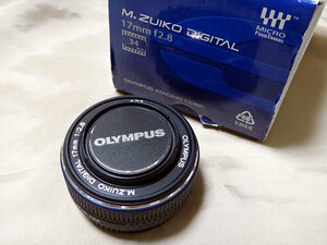 オリンパス OLYMPUS パンケーキレンズ M.ZUIKO DIGITAL 17mm F2.8 ブラック [中古品]