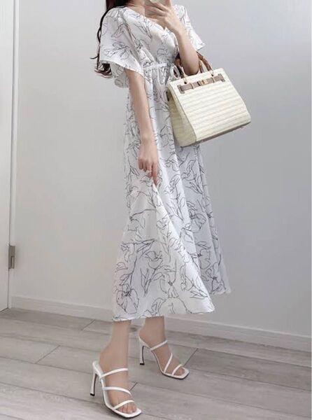 フレアスリーブ花柄カシュクールワンピース