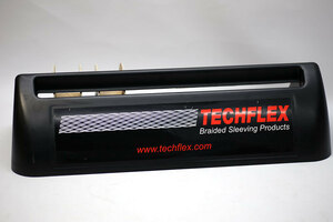★TECHFLEX製 カラー メッシュチューブ 保護チューブ 編組チューブ 専用壁掛けラック