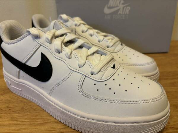 即決23.5cm NIKE AIR FORCE 1 GS ナイキ エアフォース 1 GS レディース WHITE/BLACK ホワイト FV5948-101 新品国内正規