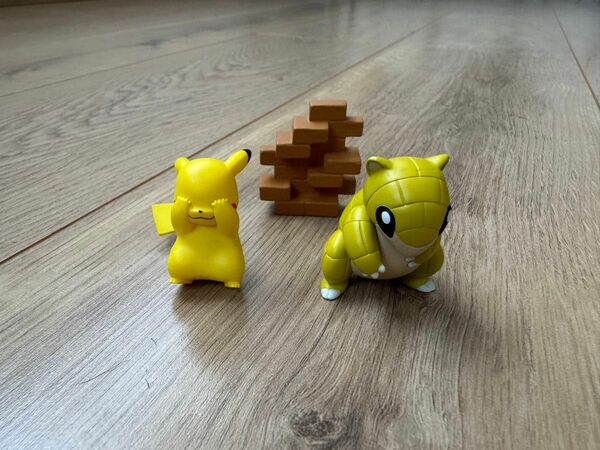 ポケモン みんなでかくれんぼマスコット サンド ピカチュウ