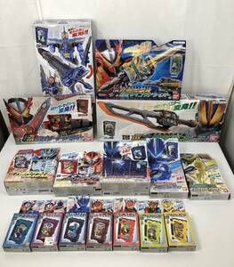 1円～// 仮面ライダーセイバー おもちゃ詰合せセット【ジャンク】DX聖剣ソードライバー ワンダーライドブック など 現状渡し