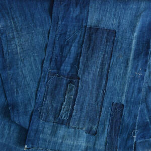 襤褸 古布 藍染 木綿 つぎはぎ リメイク素材 大正 昭和 紋入り ジャパンヴィンテージ ファブリック テキスタイル1 Boro Japanese Fabric