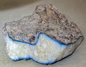 インドネシア産大きな天然ブルーアイス原石628g激レア石