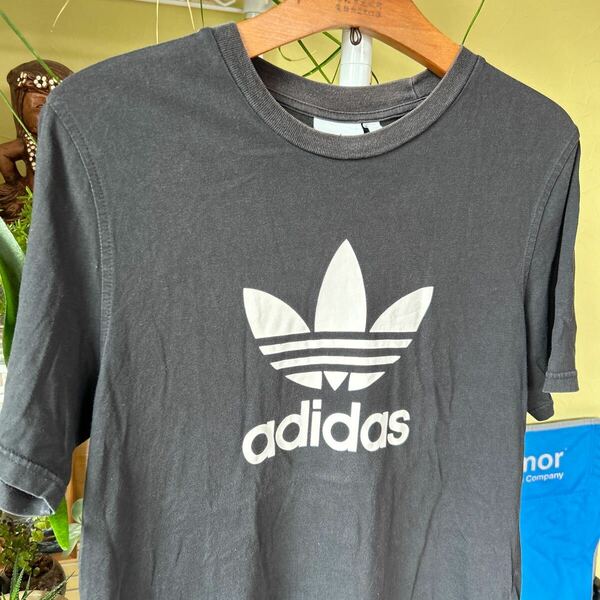 adidas トレフォイル　プリントTシャツ　黒白　LXL