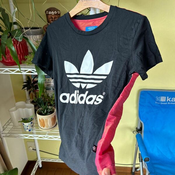 adidas トレフォイル　デザイン　Tシャツ　黒赤　M