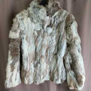 毛皮 ハーフコート　うさぎの皮　ファーコート　サイズ９AR　ジャケット　上着　冬物　ラビットファー