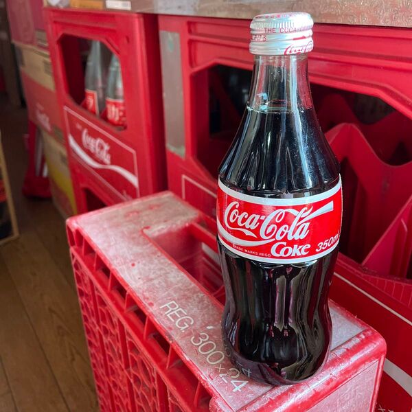 コカコーラ350コンツァボトル