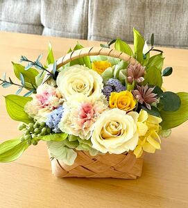 **...... color. basket arrange *..°. preserved flower . flower. present 