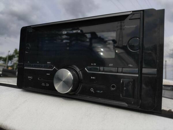 送料無料　ブルートゥース搭載 カロッツェリアFH-4400　2DINサイズCDプレーヤー　USB/AUX【中古】