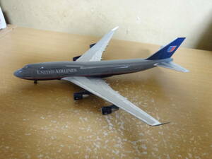 1/400　ヘルパ　ユナイテッド航空　747-400
