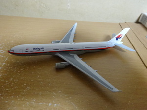 1/400　ドラゴン　マレーシア航空　A330-300